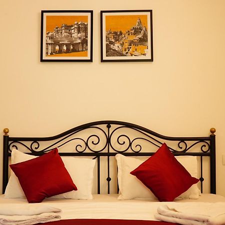 Rising Shemesh Home Stay Udaipur Eksteriør billede