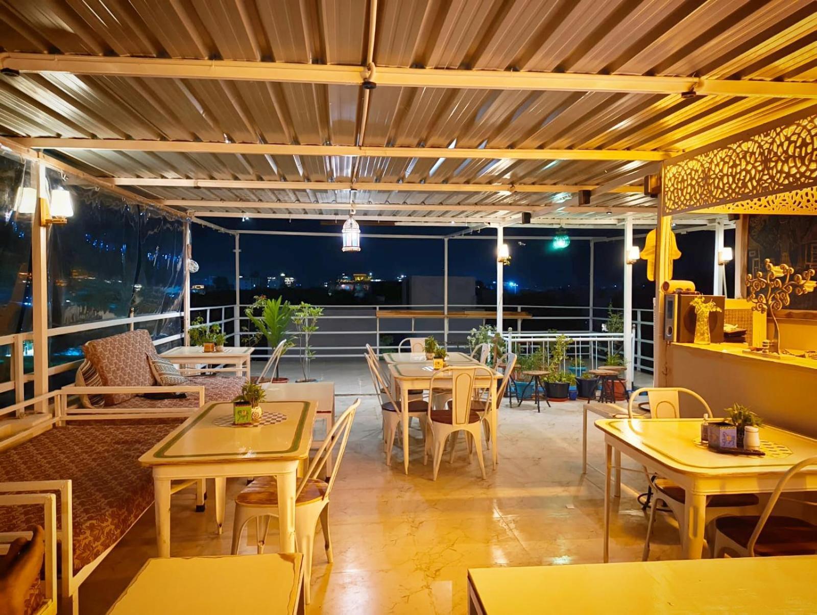 Rising Shemesh Home Stay Udaipur Eksteriør billede