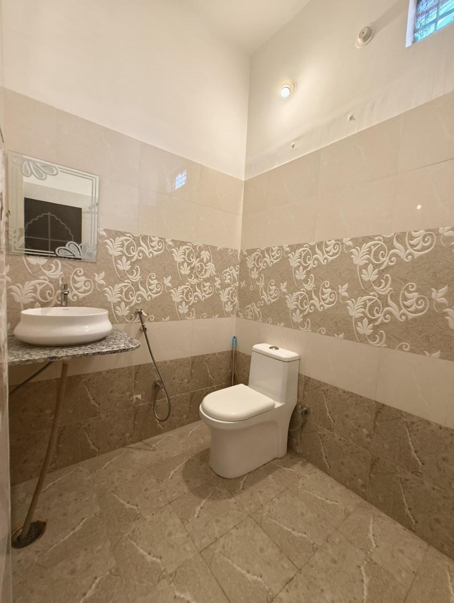Rising Shemesh Home Stay Udaipur Eksteriør billede