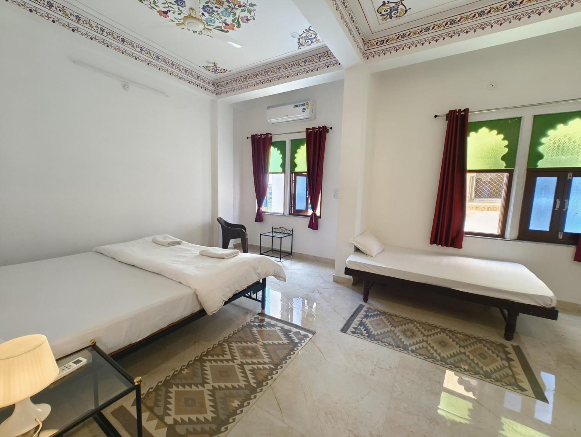 Rising Shemesh Home Stay Udaipur Eksteriør billede